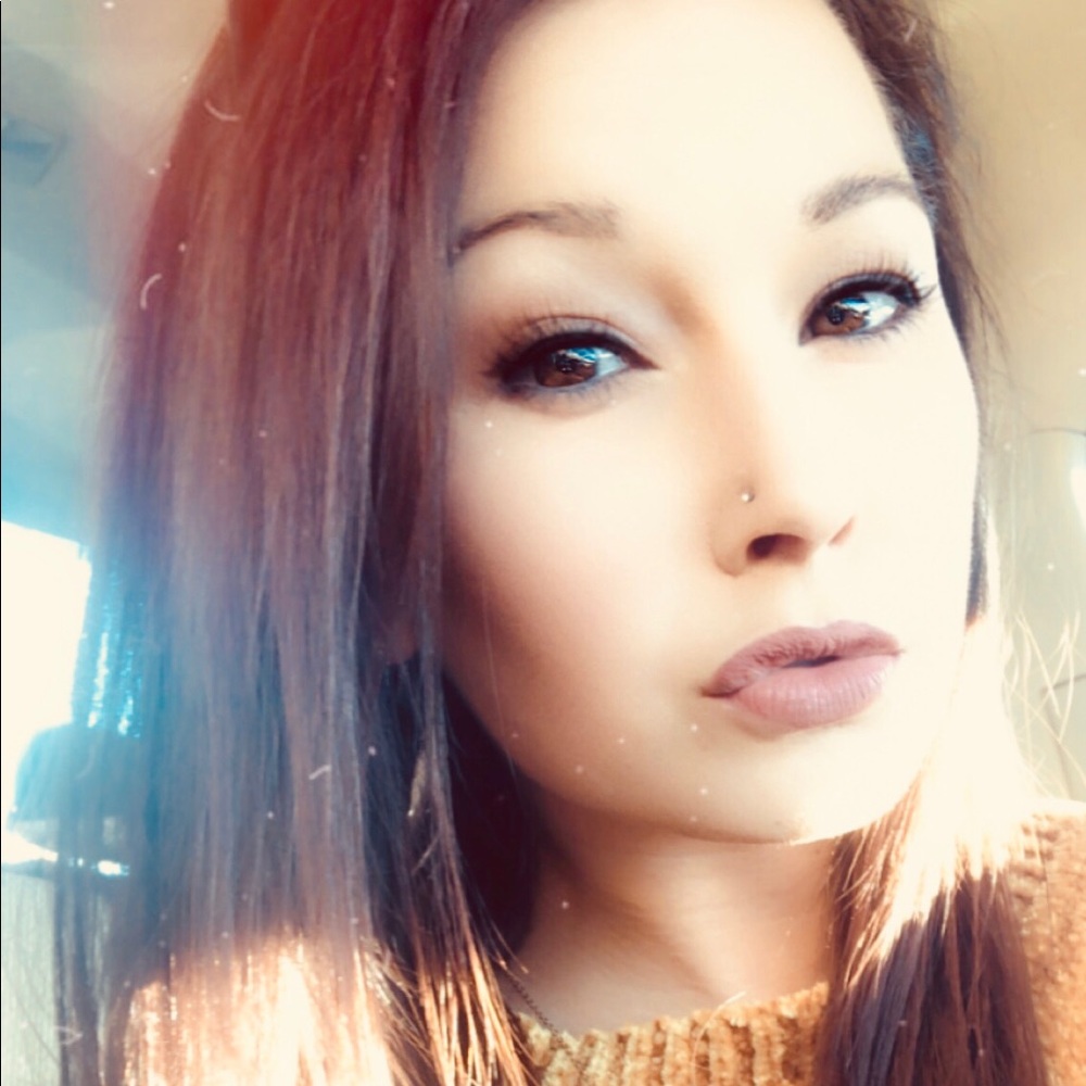 Meet your Posher, Ashley